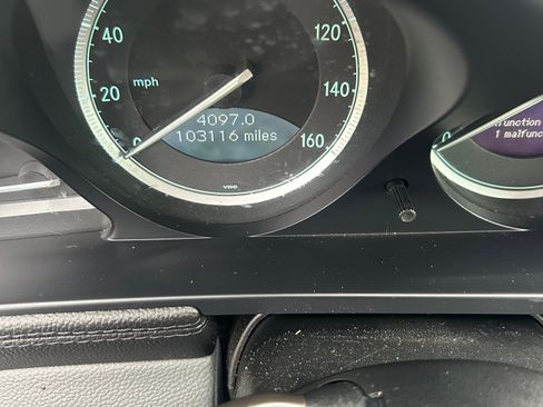 Used 2005 Mercedes-Benz SL 500 image 7