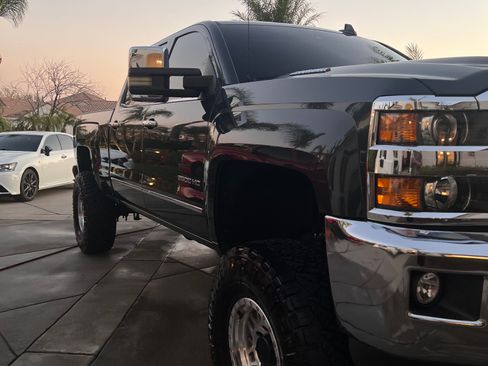 Used 2019 Chevrolet Silverado 2500 LTZ w/ Duramax Plus Package image 9