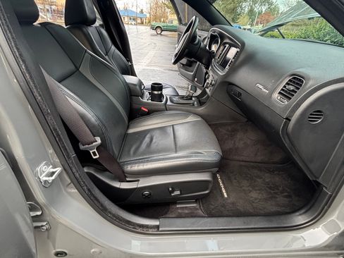 Used 2017 Dodge Charger SXT w/ Plus Group image 17