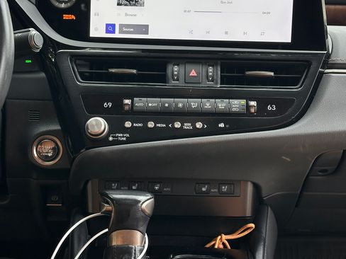 Used 2023 Lexus ES 350 w/ Premium Package image 11