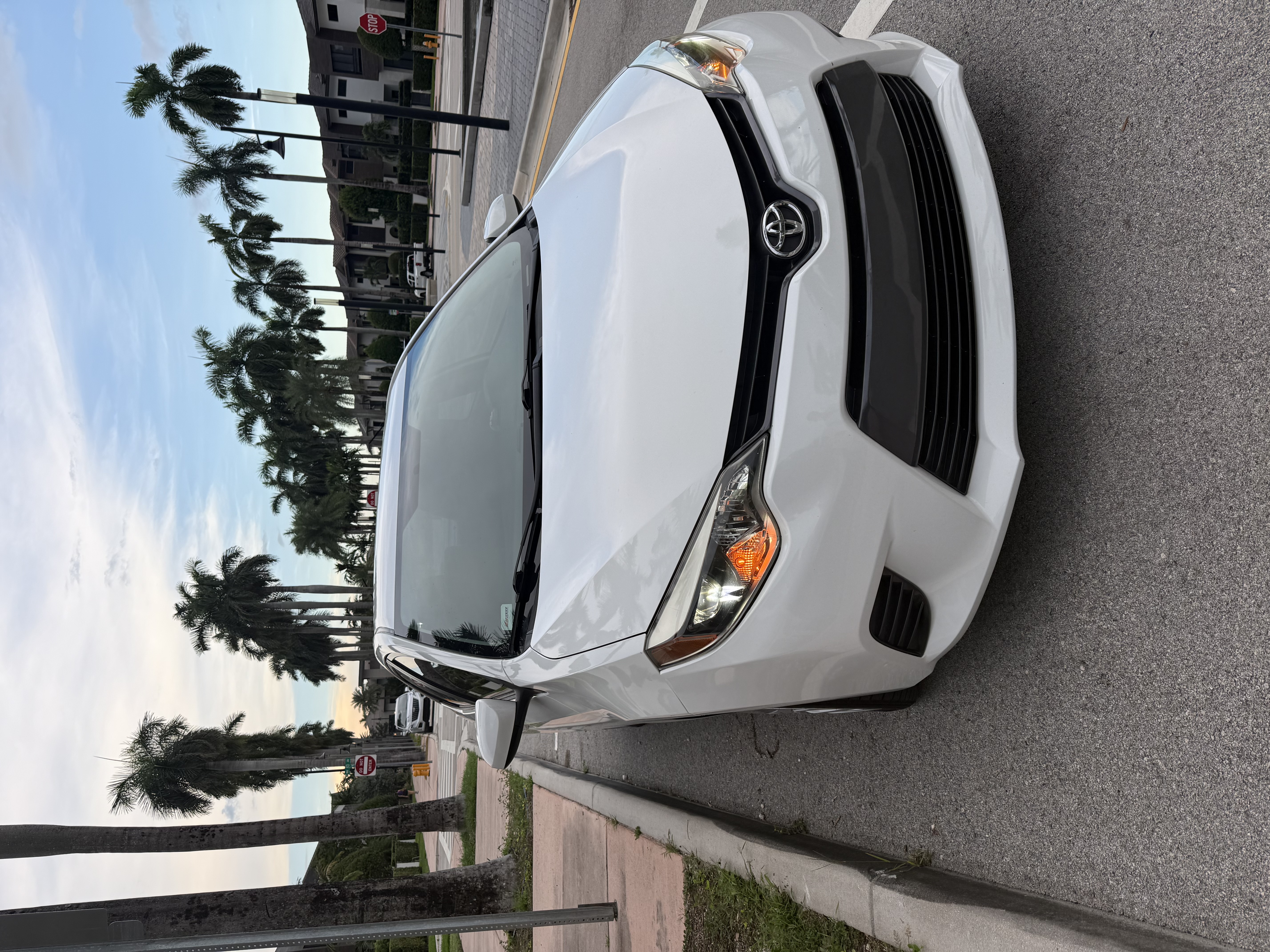 Used 2016 Toyota Corolla LE FWD image 8