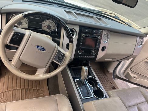 Used 2013 Ford Expedition Limited RWD image 6