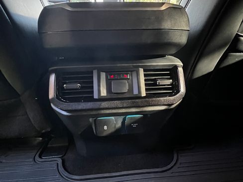 Used 2023 Ford F150 Lightning Platinum image 25