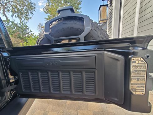 Used 2023 Jeep Wrangler Unlimited Rubicon 392 image 13