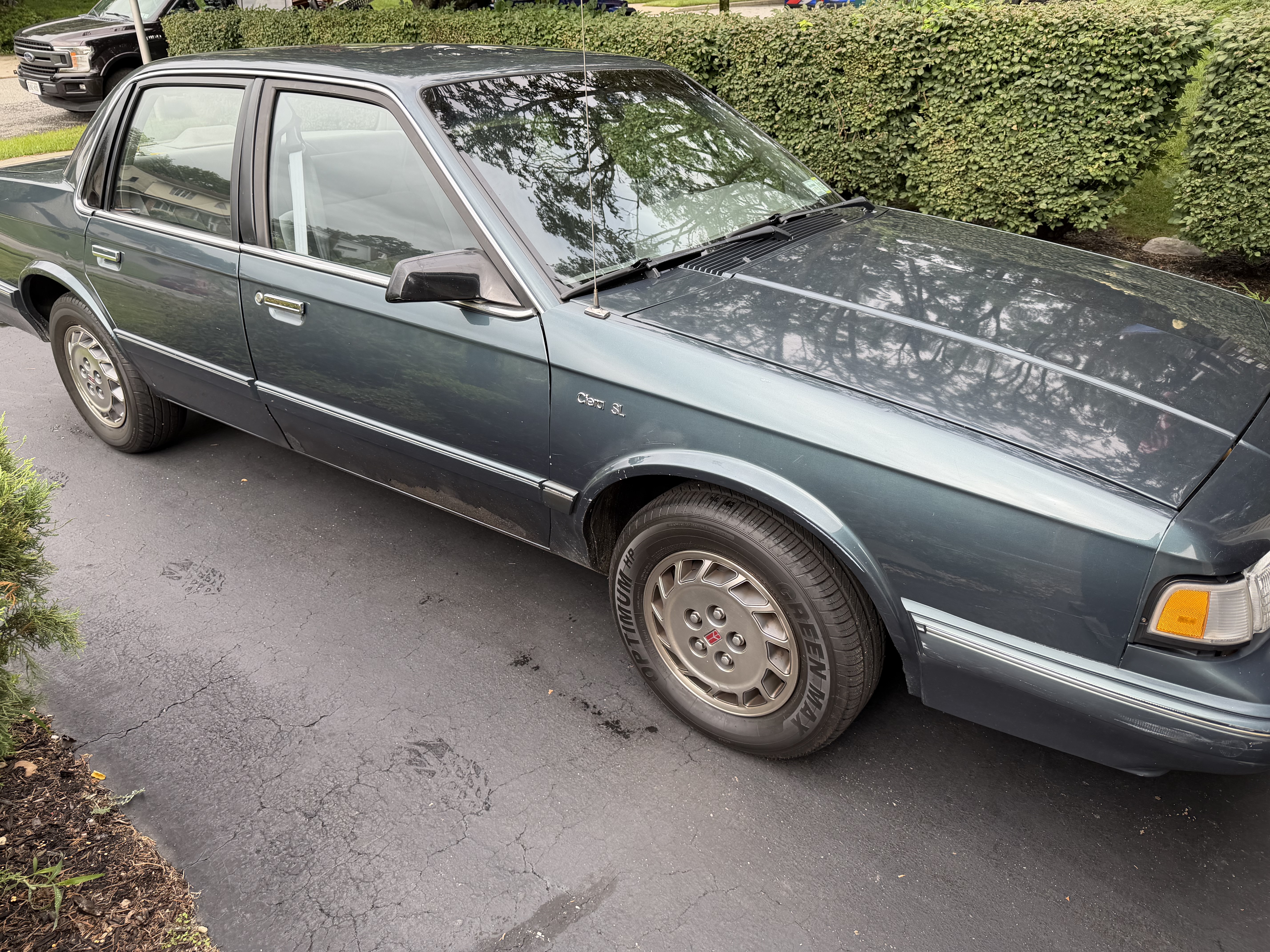 Used 1996 Oldsmobile Cutlass Ciera SL FWD image 2