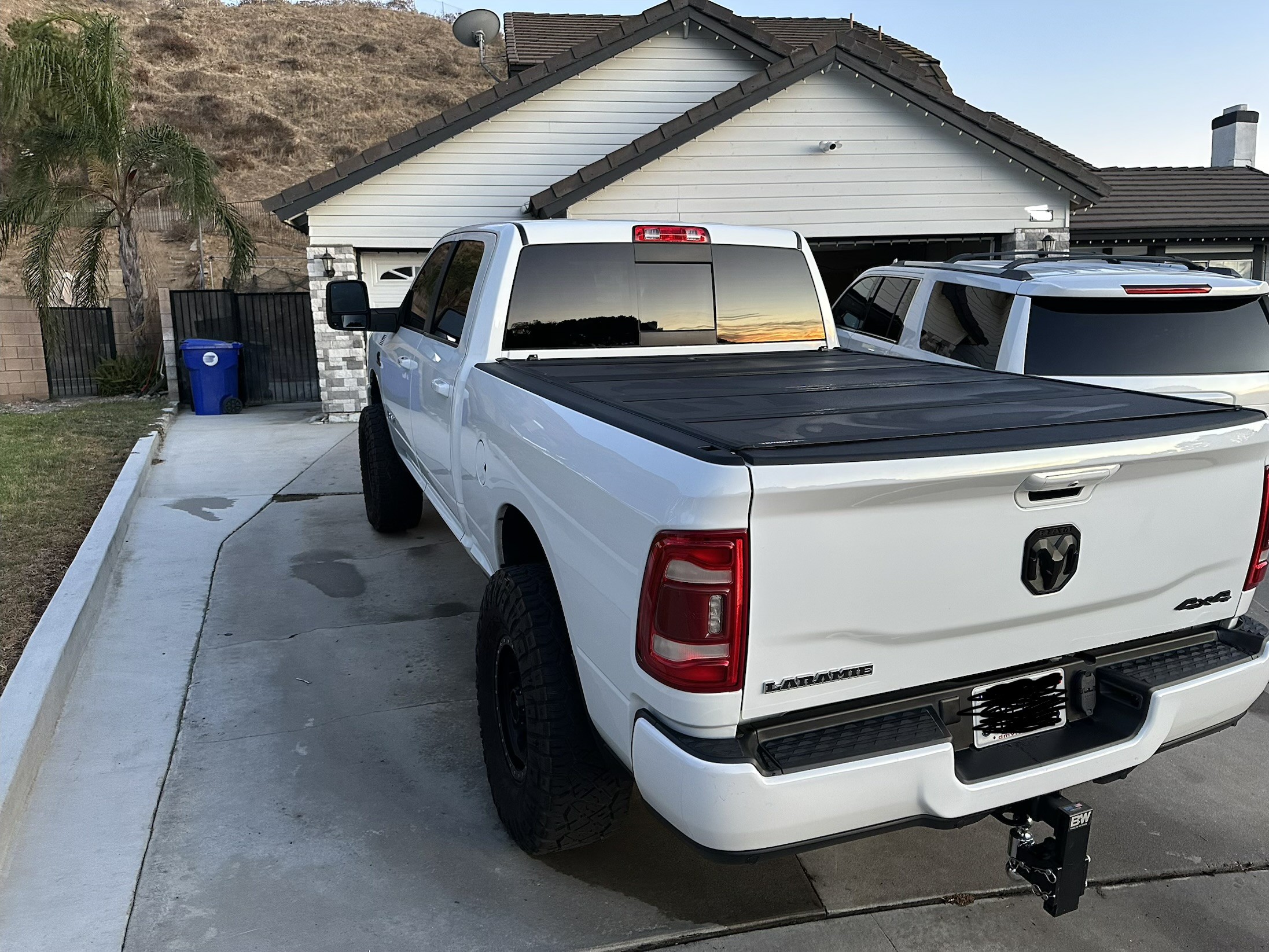Used 2024 RAM 2500 Laramie AWD/4WD image 4