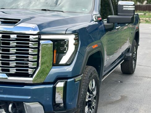 Used 2024 GMC Sierra 2500 Denali w/ Denali Reserve Package AWD/4WD image 6