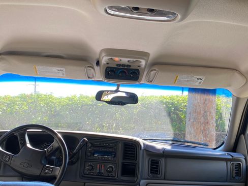 Used 2004 Chevrolet Tahoe Z71 w/ Z71 Preferred Equipment Group image 6