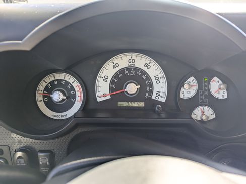 Used 2008 Toyota FJ Cruiser 4WD image 23