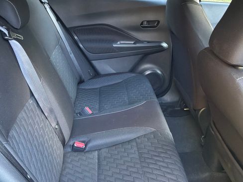 Used 2022 Nissan Kicks S FWD image 10