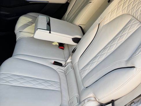 Used 2022 BMW X7 xDrive40i w/ M Sport Package image 6