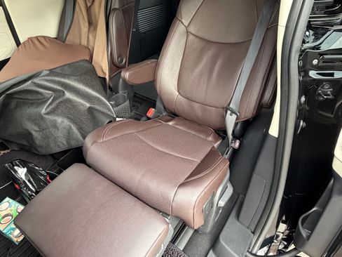 Used 2022 Toyota Sienna Platinum image 14