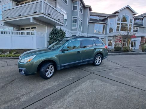 Used 2013 Subaru Outback 2.5i Premium image 6