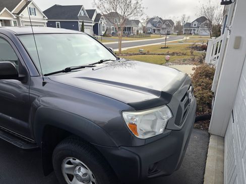 Used 2015 Toyota Tacoma 4x4 Access Cab w/ Convenience Package image 4