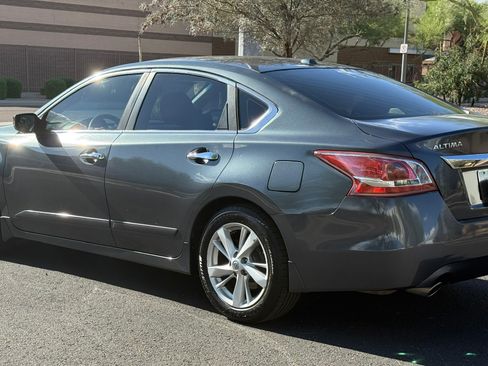 Used 2013 Nissan Altima 2.5 SV FWD image 8