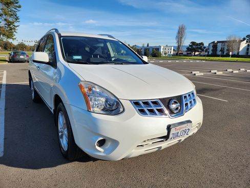 Used 2012 Nissan Rogue SV image 2