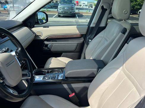 Used 2017 Land Rover Discovery HSE image 21