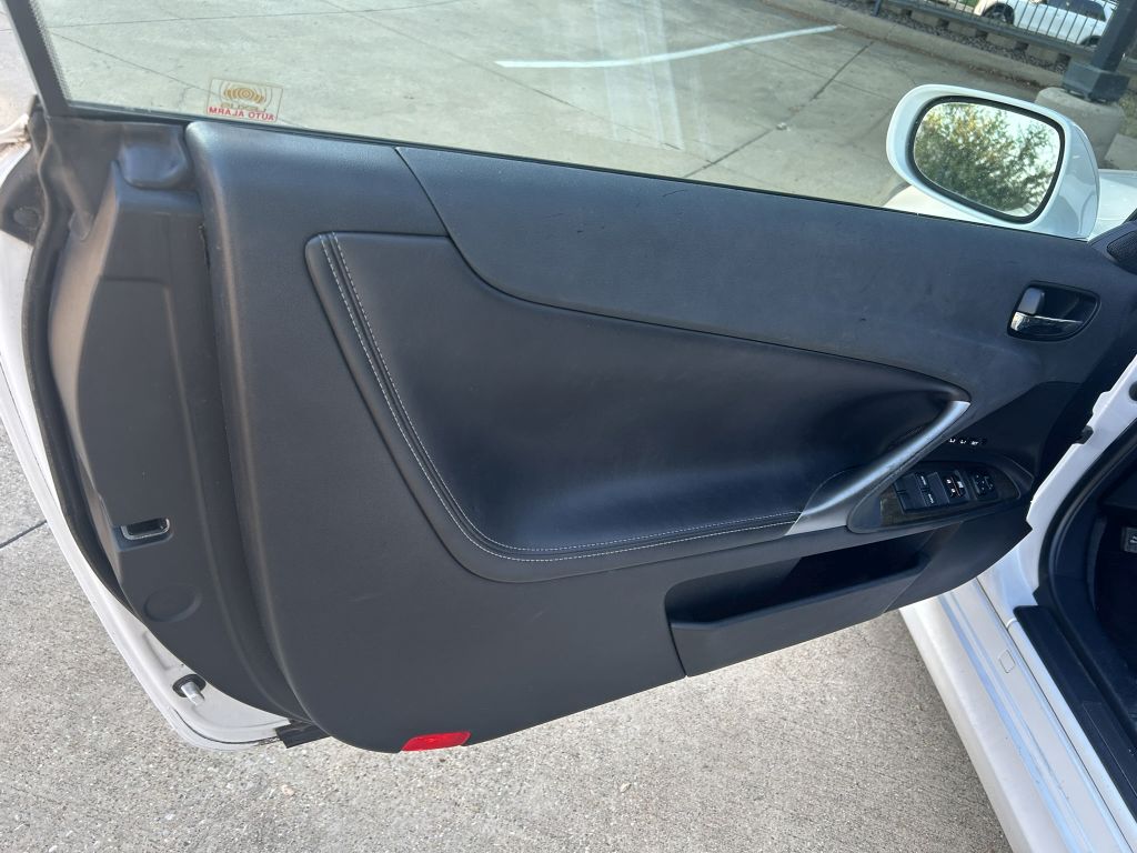 Used 2010 Lexus IS 350C w/ Luxury Pkg RWD image 5