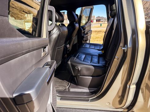 Used 2025 Toyota Tacoma TRD Sport image 10