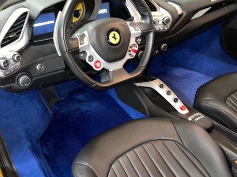 Used 2017 Ferrari 488 GTB RWD image 8