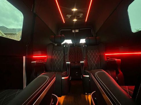 Used 2023 Mercedes-Benz Sprinter 2500 image 6