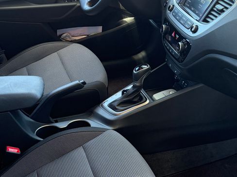 Used 2020 Hyundai Accent Limited FWD image 4