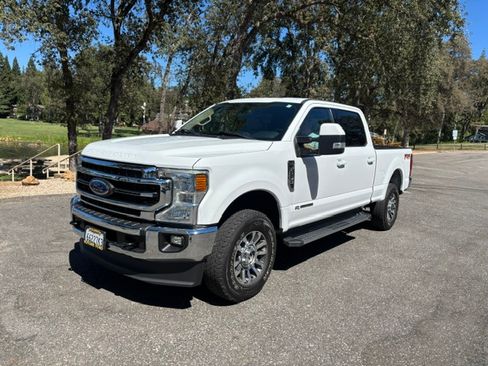 Used 2022 Ford F250 Lariat w/ Lariat Value Package AWD/4WD image 5
