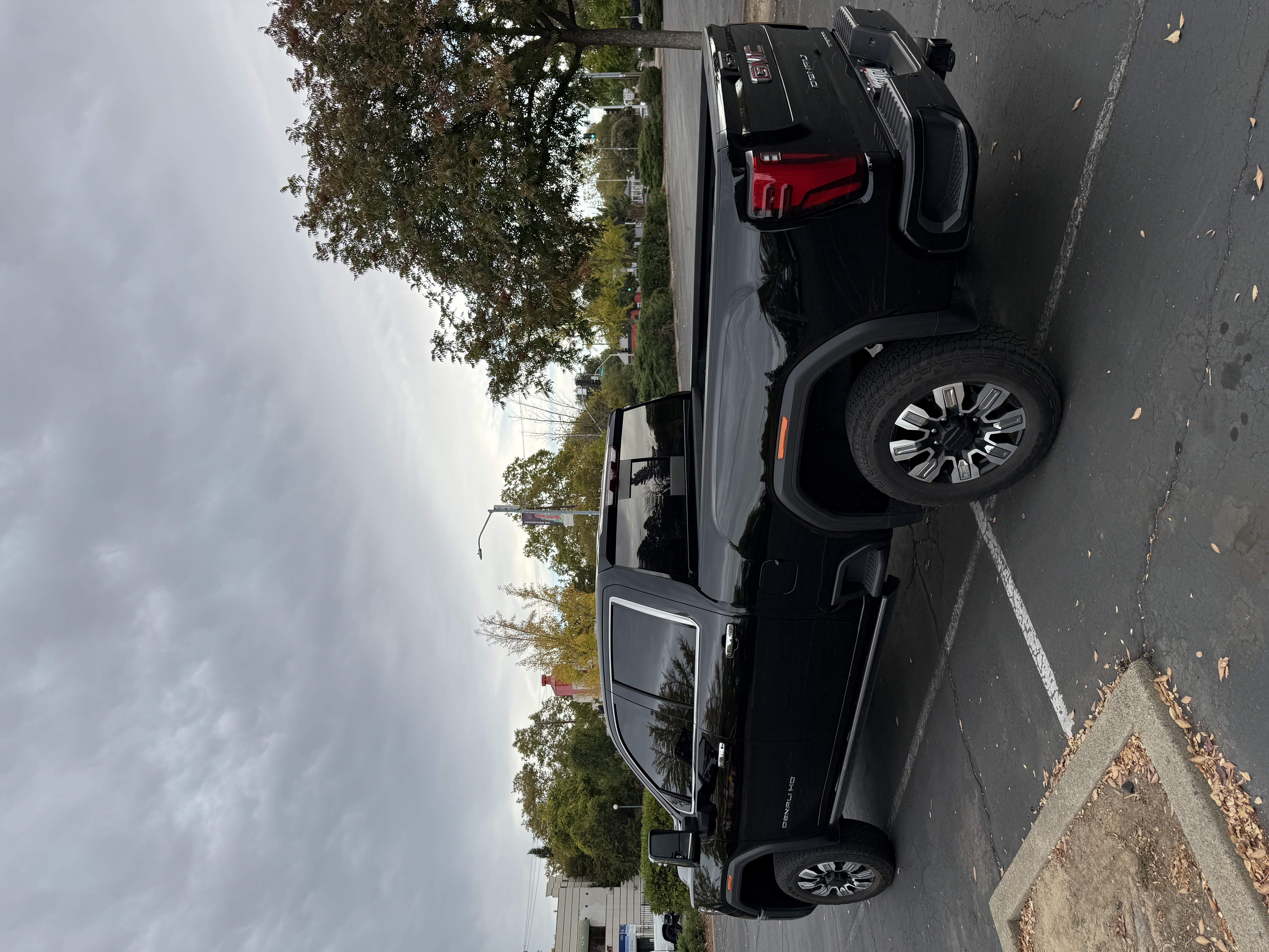Used 2025 GMC Sierra 2500 Denali w/ Denali Reserve Package AWD/4WD image 17