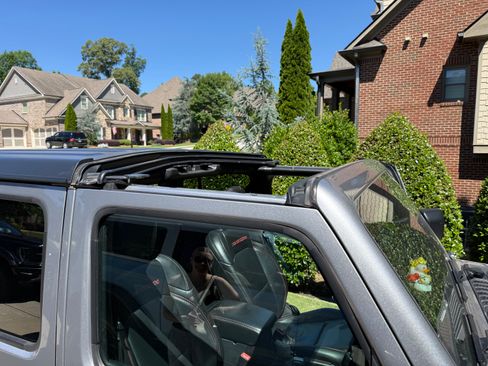 Used 2018 Jeep Wrangler Unlimited Rubicon AWD/4WD image 17