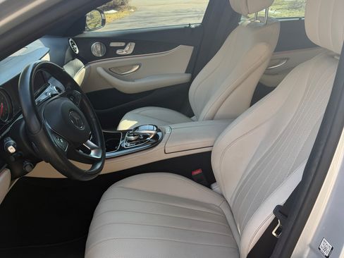 Used 2017 Mercedes-Benz E 400 4MATIC Wagon image 8