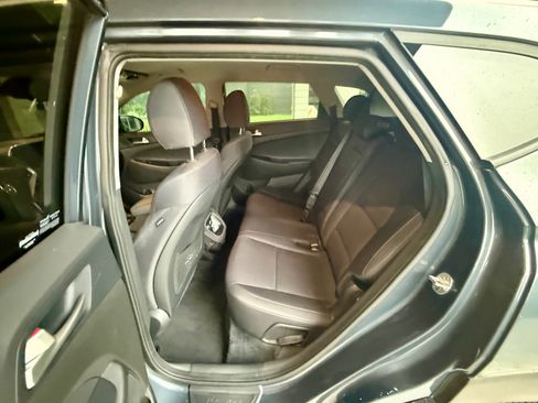 Used 2021 Hyundai Tucson SEL FWD image 21