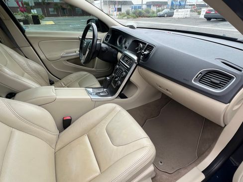 Used 2012 Volvo S60 T5 image 9