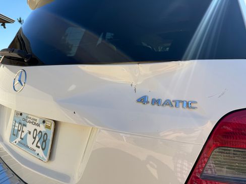 Used 2011 Mercedes-Benz GLK 350 4MATIC image 9