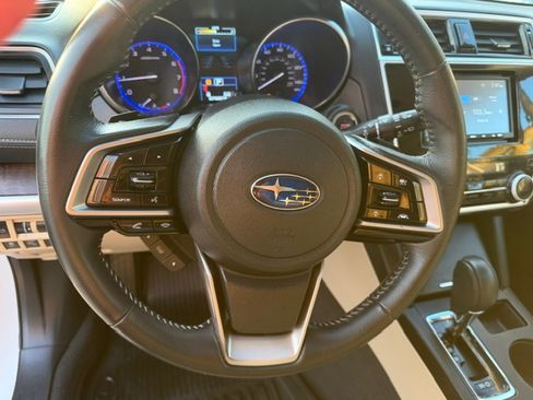 Used 2018 Subaru Outback 2.5i Limited AWD/4WD image 8
