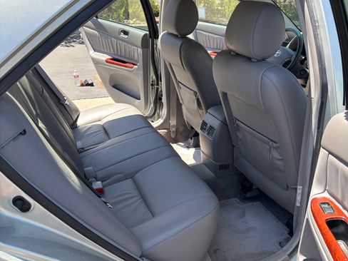 Used 2005 Toyota Camry LE FWD image 22