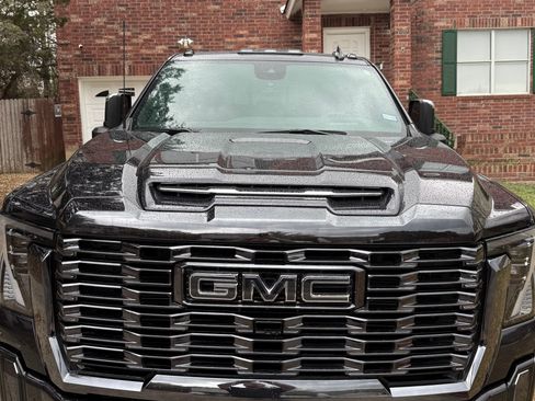 Used 2024 GMC Sierra 2500 Denali Ultimate image 9