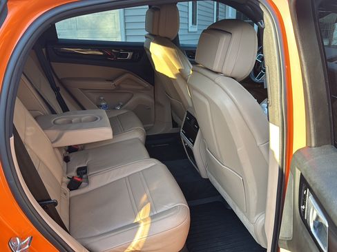 Used 2021 Porsche Cayenne Sport Utility 4D image 16