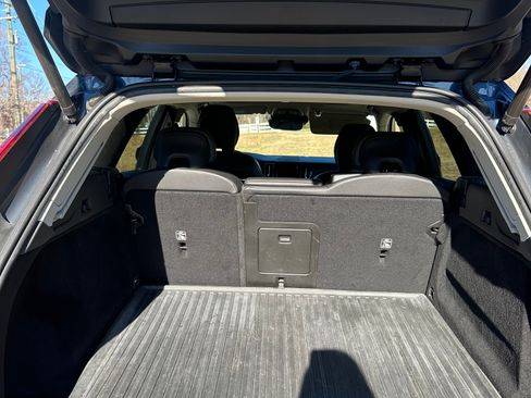 Used 2021 Volvo XC60 T6 Momentum image 21