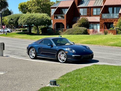 Used 2013 Porsche 911 Carrera 4S AWD/4WD image 2