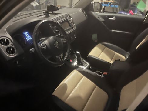Used 2016 Volkswagen Tiguan S image 1