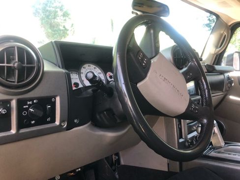 Used 2003 HUMMER H2 w/ Preferred Equipment Group image 18