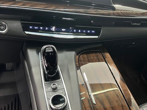 Used 2022 Cadillac Escalade Sport Platinum w/ LPO, ONYX Package AWD/4WD image 15