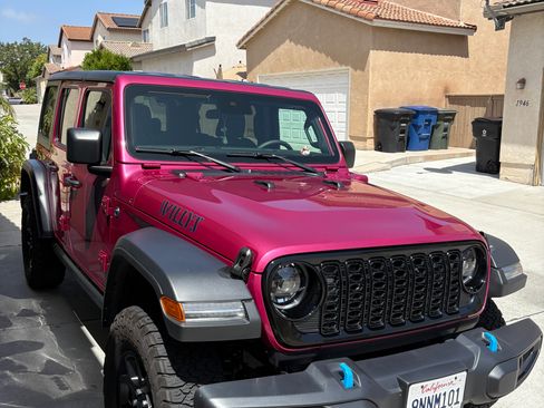 Used 2024 Jeep Wrangler Unlimited image 4