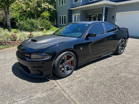 Used 2018 Dodge Charger SRT Hellcat w/ Harman/Kardon Audio Group RWD image 1