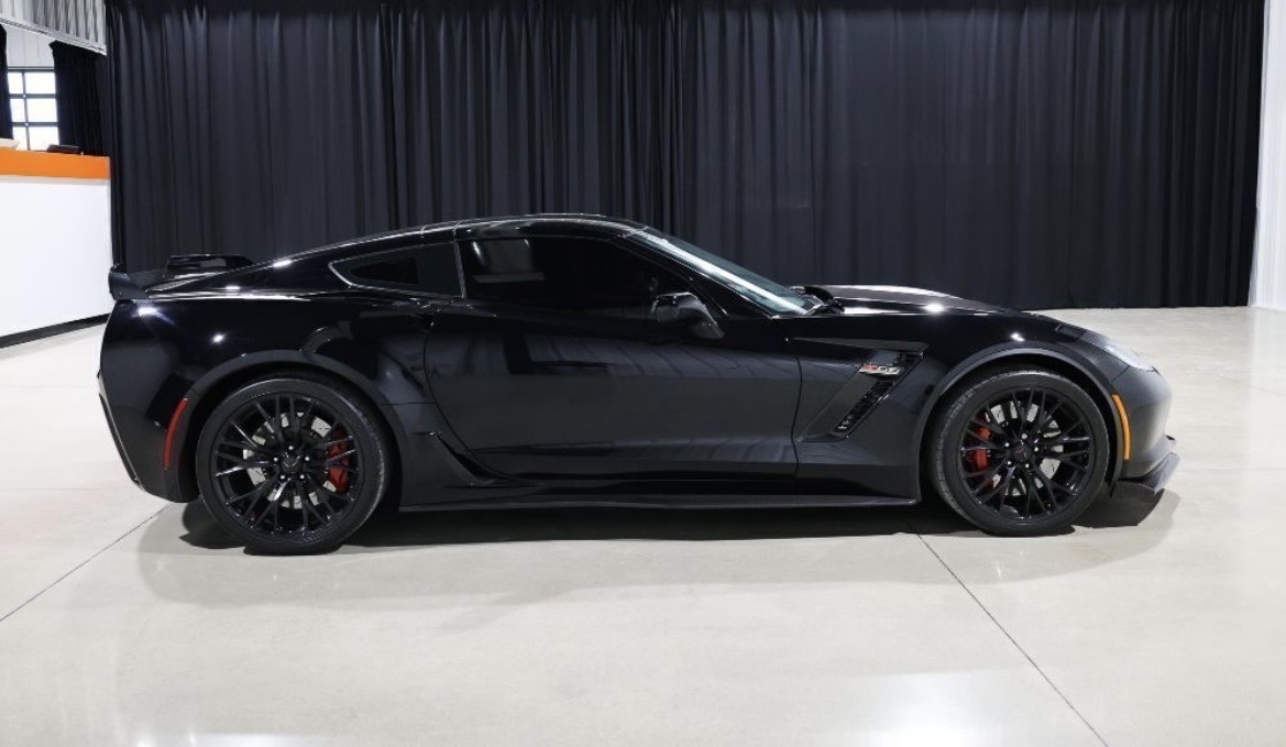 Used 2017 Chevrolet Corvette Z06 RWD image 5