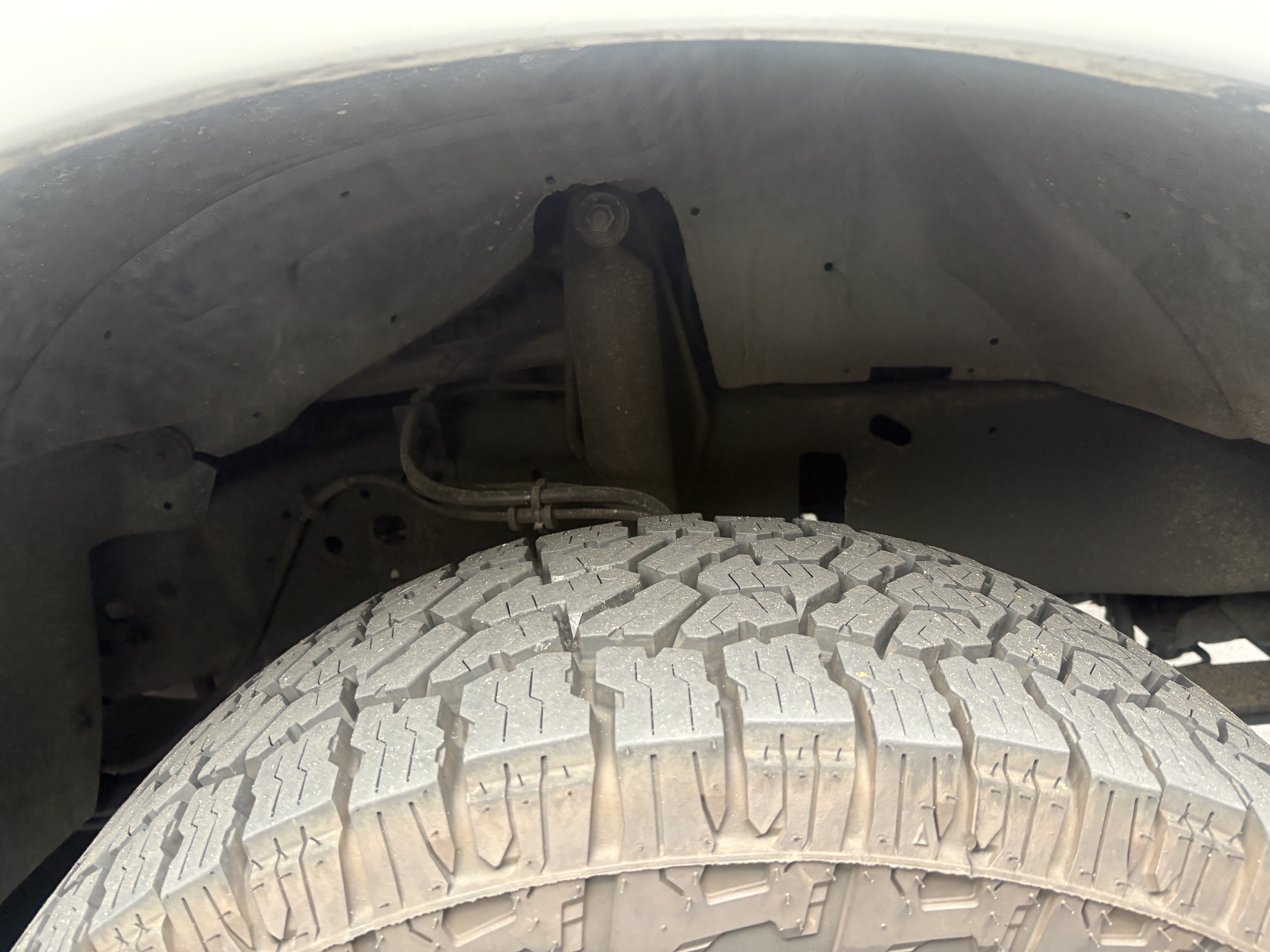 Used 2004 Ford Excursion XLT AWD/4WD image 18