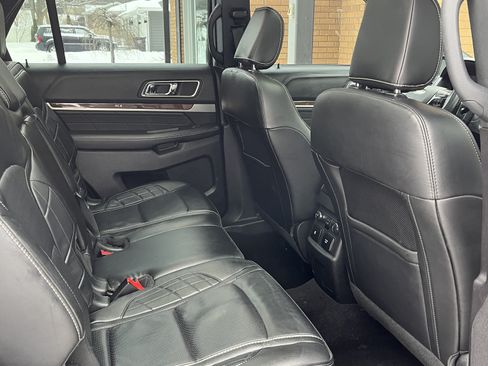 Used 2018 Ford Explorer Platinum image 9