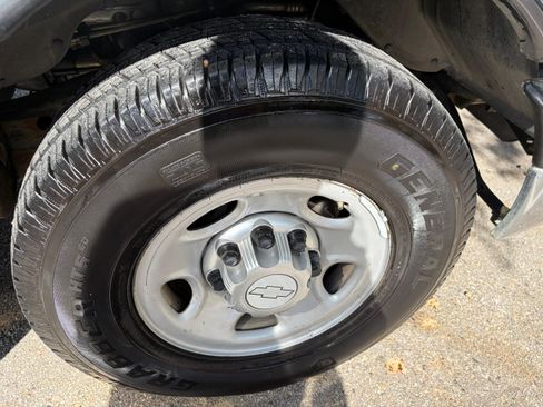 Used 2016 Chevrolet Express 2500 Extended image 17