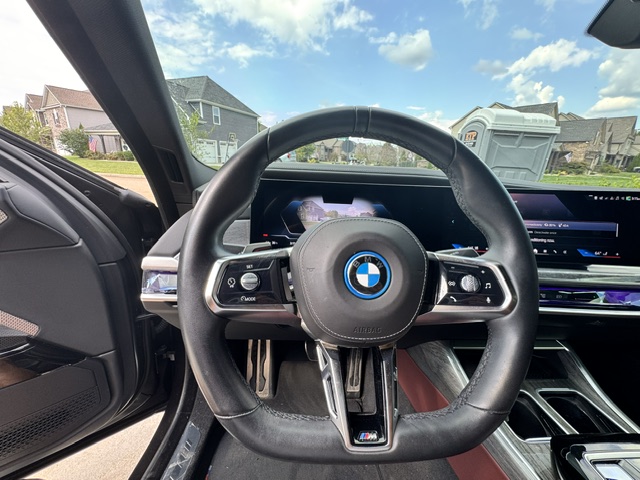 Used 2024 BMW i7 eDrive50 w/ M Sport Package RWD image 12