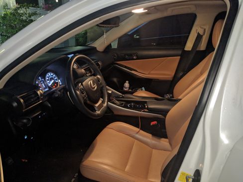 Used 2014 Lexus IS 250 w/ Navigation Package RWD image 11